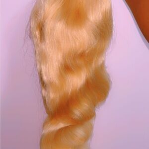 Luxurious Blonde Hair Extension